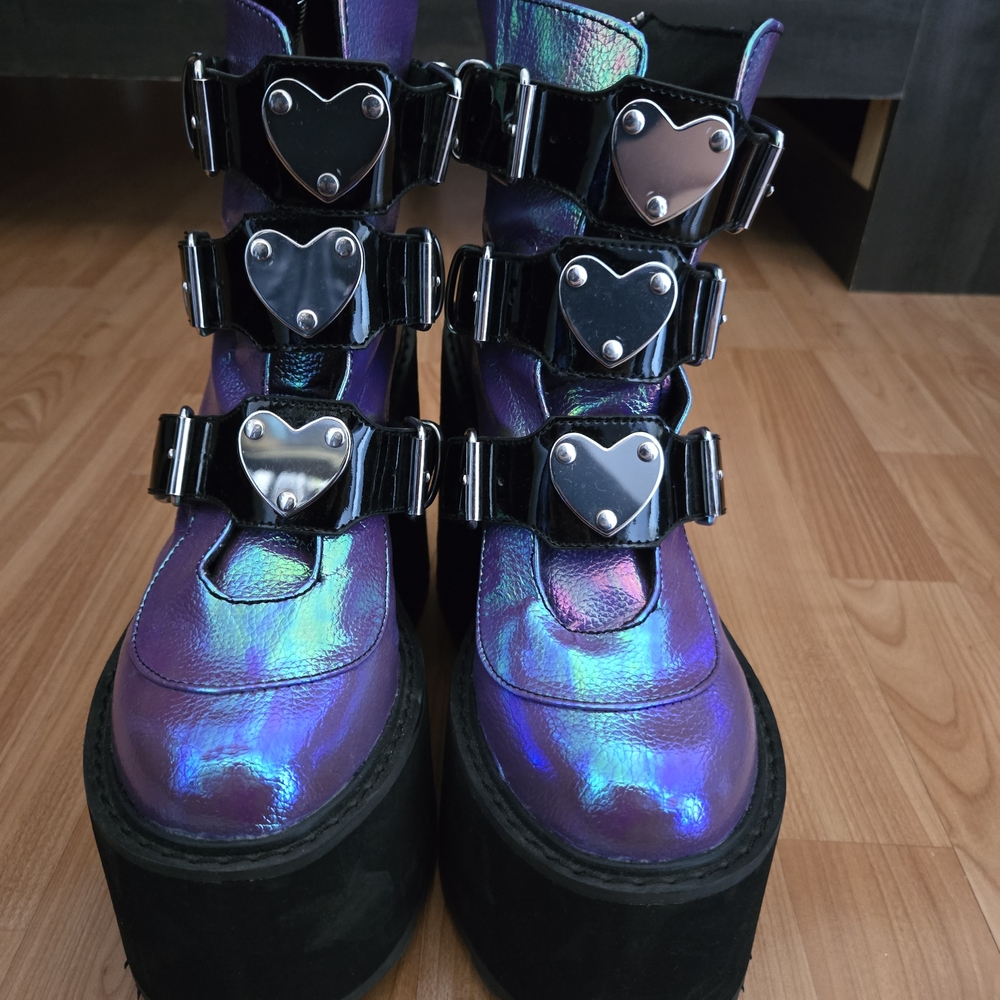Demonia Swing 105 - Purple Holographic